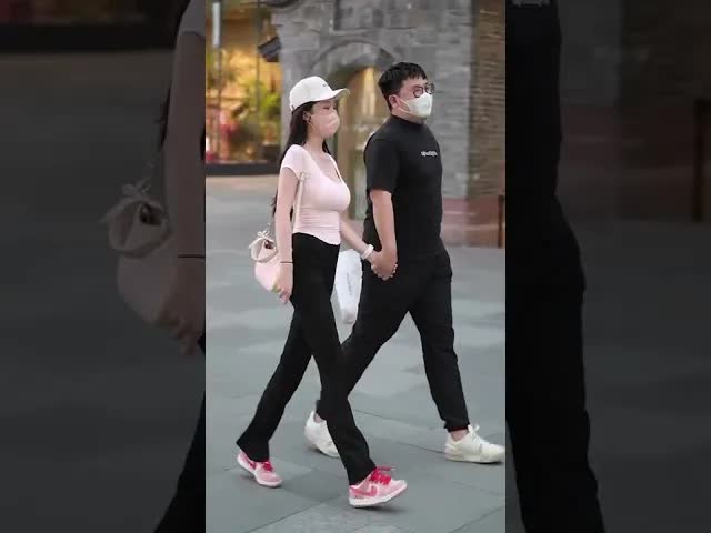 Chinese Couples Street Fashion~Viable Fashion 抖音China TikTok Ep 52AespGU